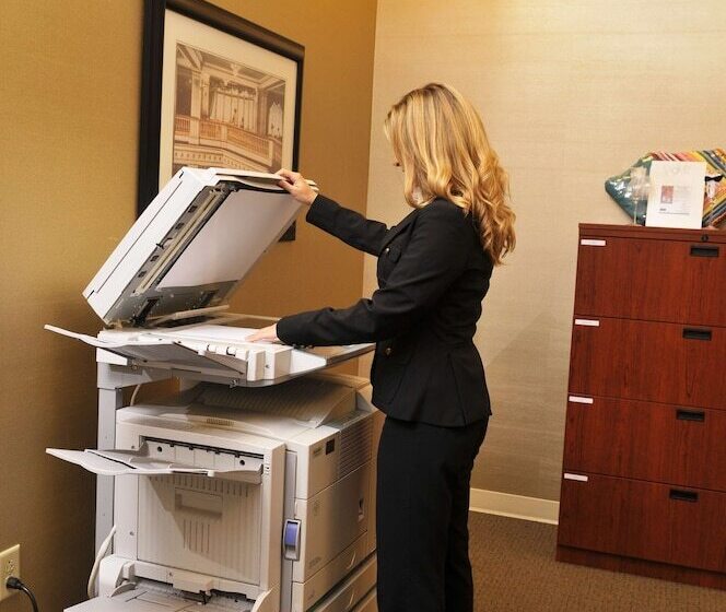 فندق Doubletree By Hilton Bay City Riverfront