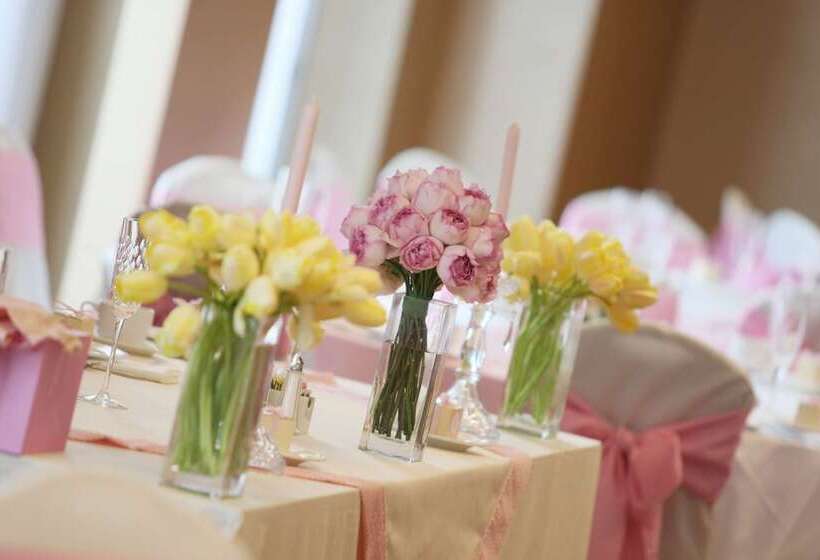 فندق Doubletree By Hilton Bay City Riverfront