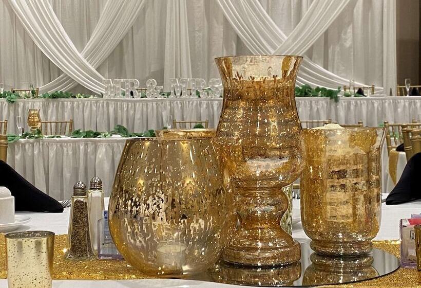 فندق Doubletree By Hilton Bay City Riverfront