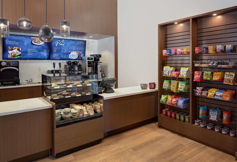 فندق Zessa Orange County Airport, A Doubletree By Hilton