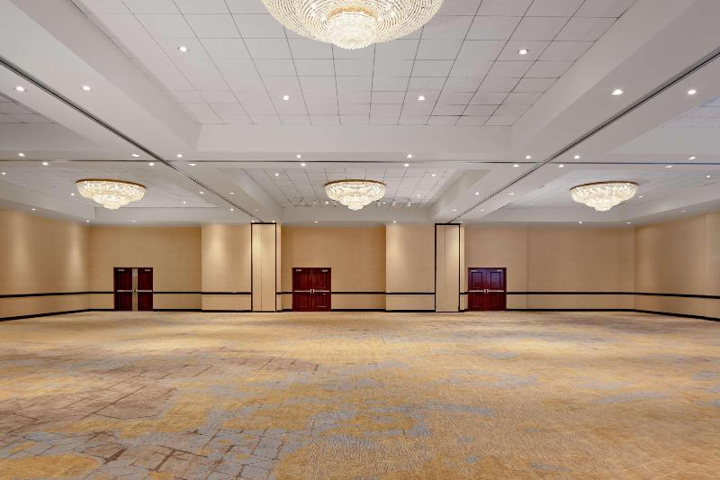 فندق Zessa Orange County Airport, A Doubletree By Hilton