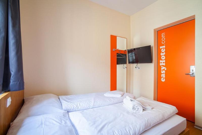 Easyhotel Basel   Self Service And Self Check In