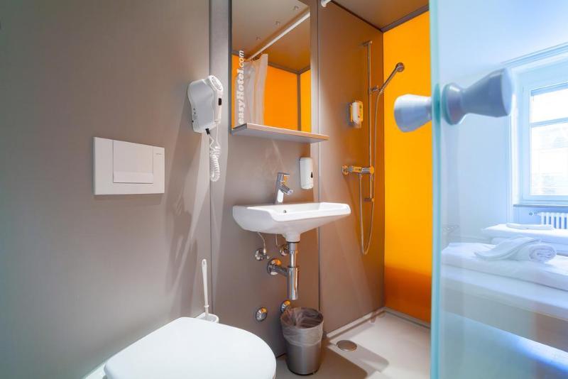 Easyhotel Basel   Self Service And Self Check In