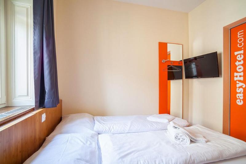 Easyhotel Basel   Self Service And Self Check In