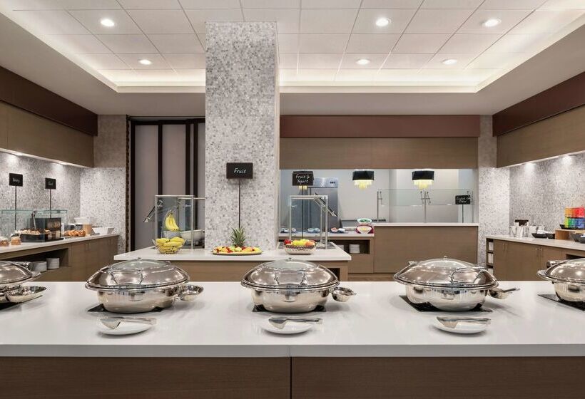 Отель Embassy Suites By Hilton Cleveland Rockside