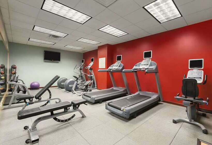 Отель Embassy Suites By Hilton Cleveland Rockside