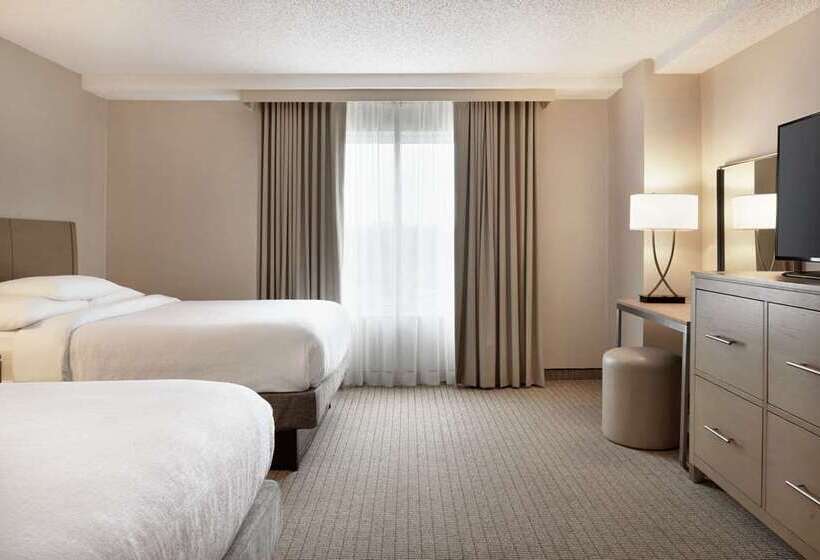 Отель Embassy Suites By Hilton Cleveland Rockside