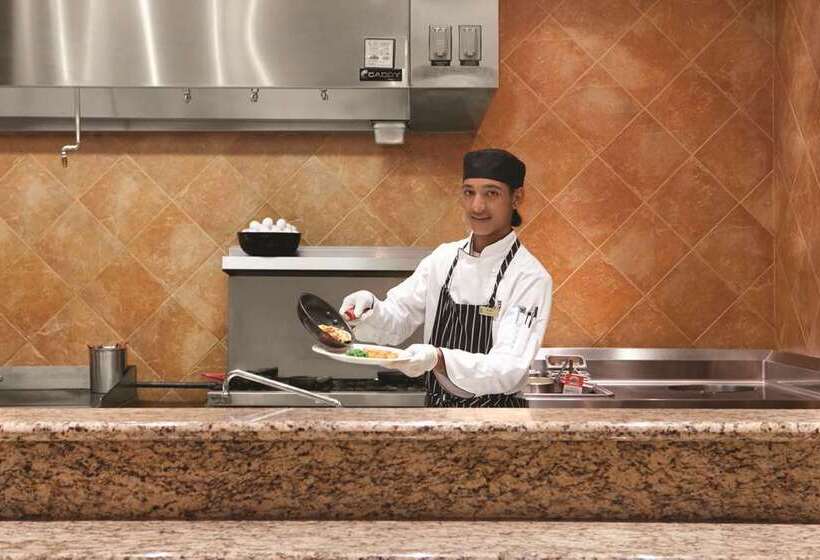 فندق Embassy Suites By Hilton E Peoria Riverfront Conf Center