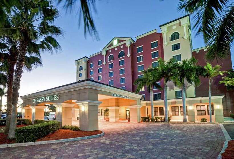 فندق Embassy Suites By Hilton Fort Myers Estero