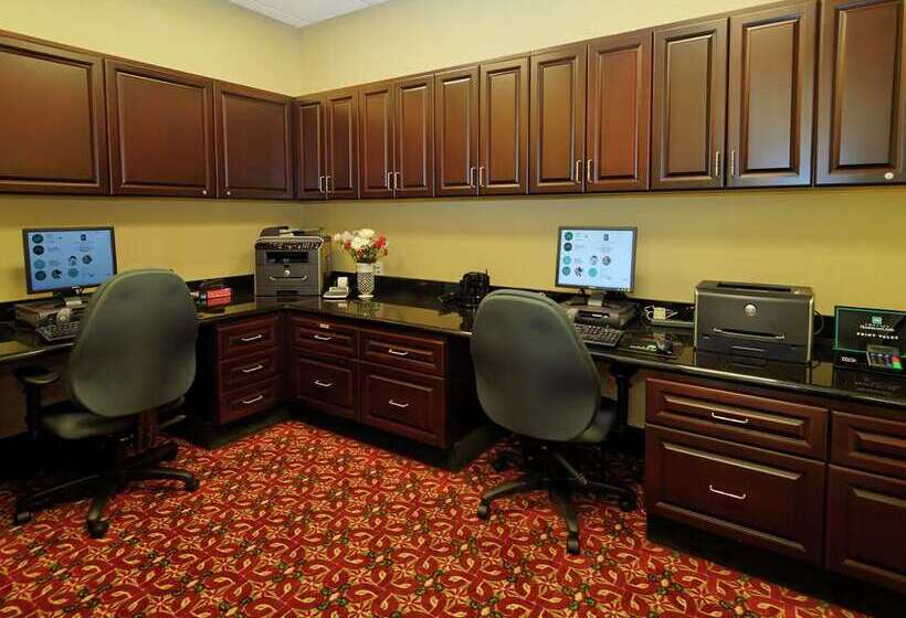 فندق Embassy Suites By Hilton Fort Myers Estero