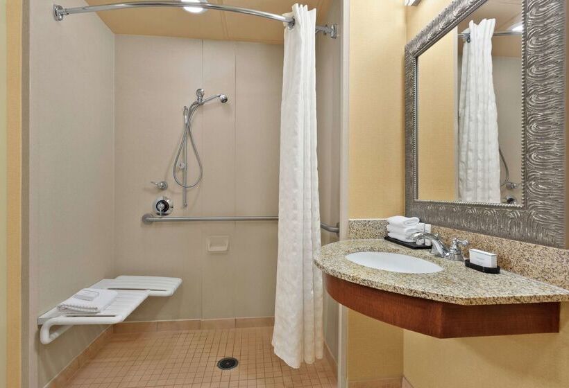 هتل Embassy Suites By Hilton Huntsville