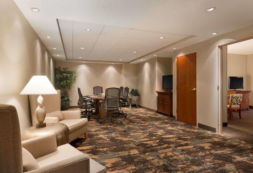 فندق Embassy Suites By Hilton Nashville South Cool Springs