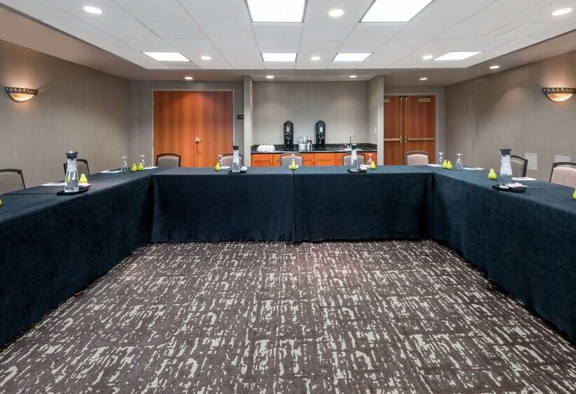 فندق Embassy Suites By Hilton St. Louis St. Charles