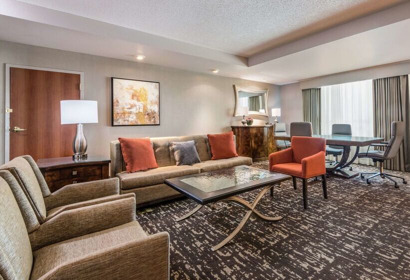 בית מלון כפרי Embassy Suites By Hilton St. Louis St. Charles