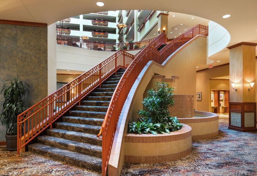 فندق Embassy Suites By Hilton St. Louis St. Charles