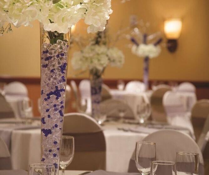 فندق Embassy Suites By Hilton St. Louis St. Charles