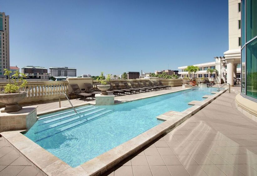בית מלון כפרי Embassy Suites By Hilton Tampa Downtown Convention Center