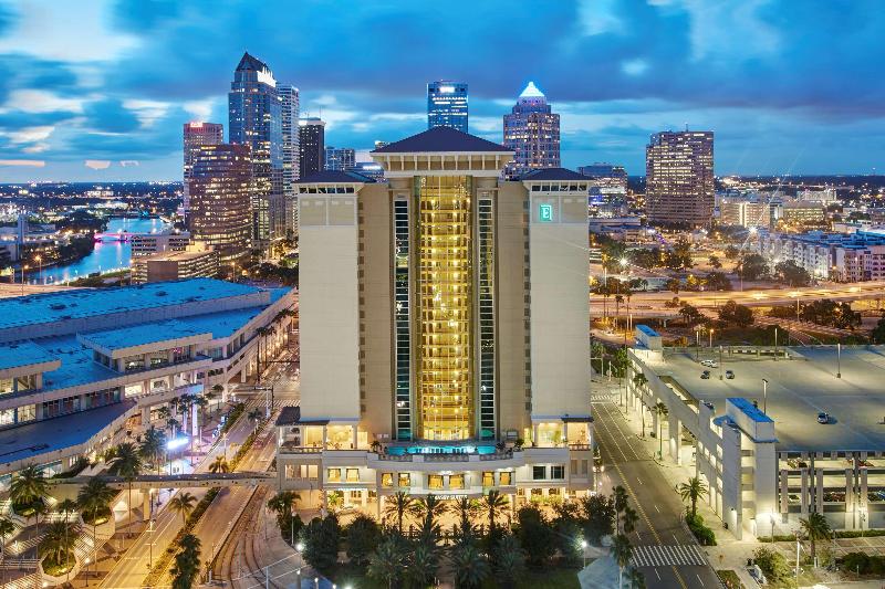 בית מלון כפרי Embassy Suites By Hilton Tampa Downtown Convention Center