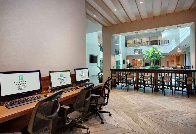 فندق Embassy Suites By Hilton Tampa Downtown Convention Center