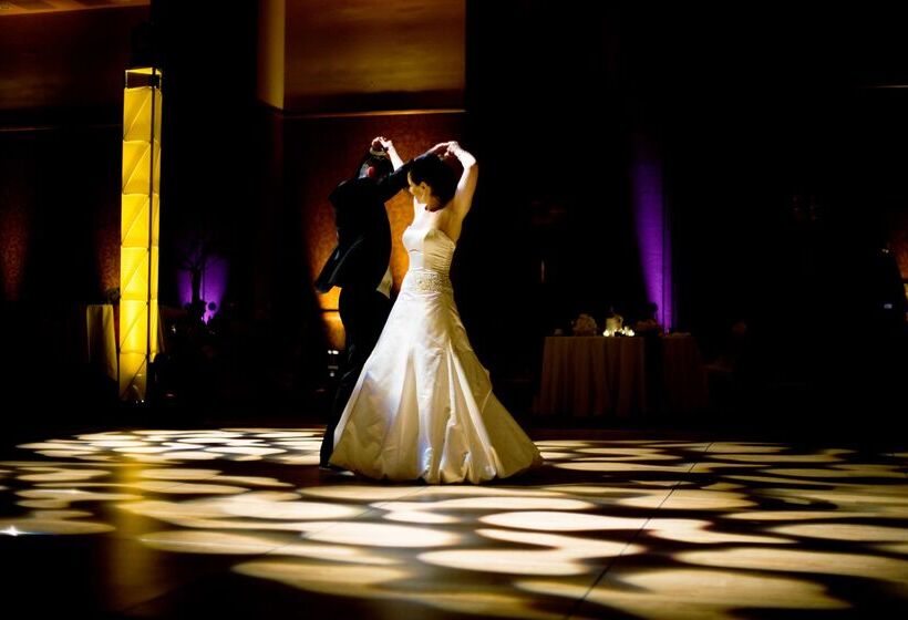 فندق Embassy Suites By Hilton E Peoria Riverfront Conf Center