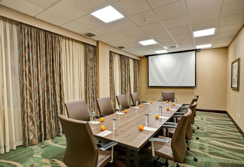 فندق Embassy Suites By Hilton Fort Myers Estero