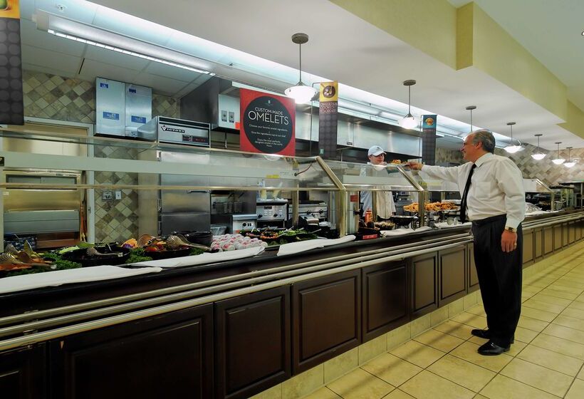 فندق Embassy Suites By Hilton Fort Myers Estero