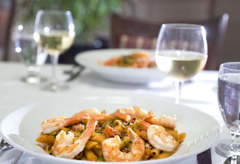 فندق Embassy Suites By Hilton Fort Myers Estero