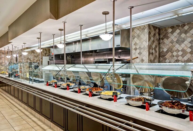 فندق Embassy Suites By Hilton Fort Myers Estero