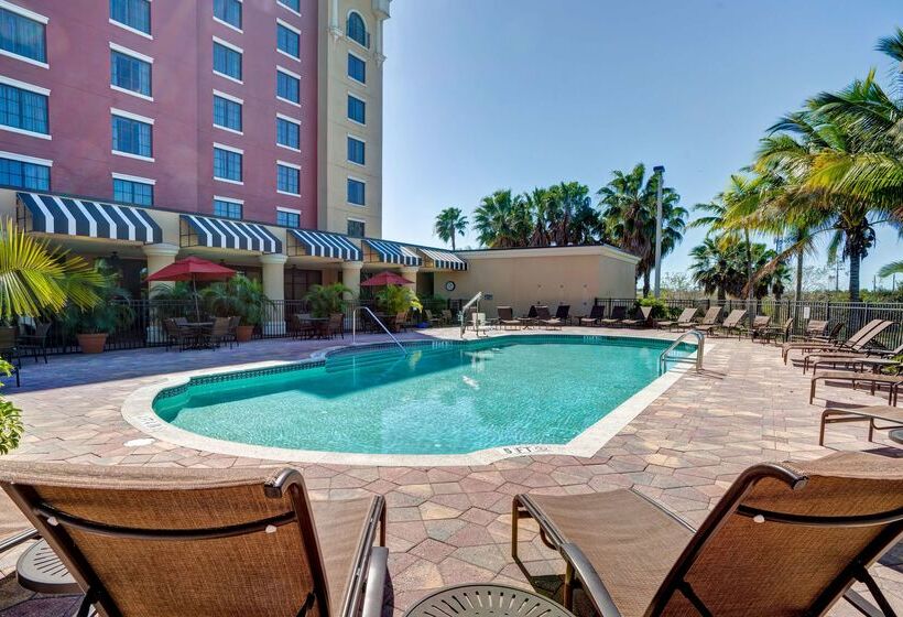 فندق Embassy Suites By Hilton Fort Myers Estero