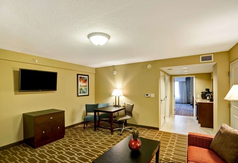 فندق Embassy Suites By Hilton Fort Myers Estero