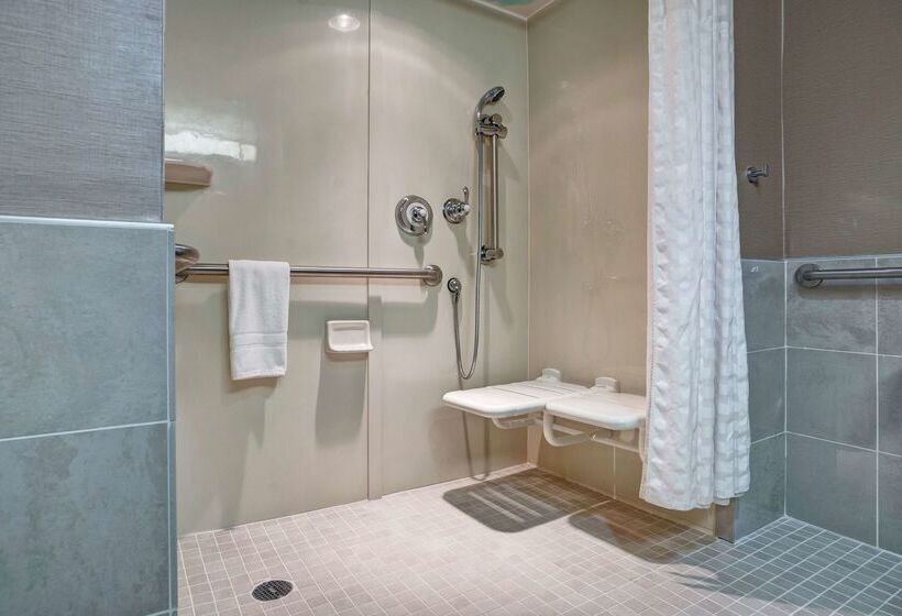 فندق Embassy Suites By Hilton Fort Myers Estero