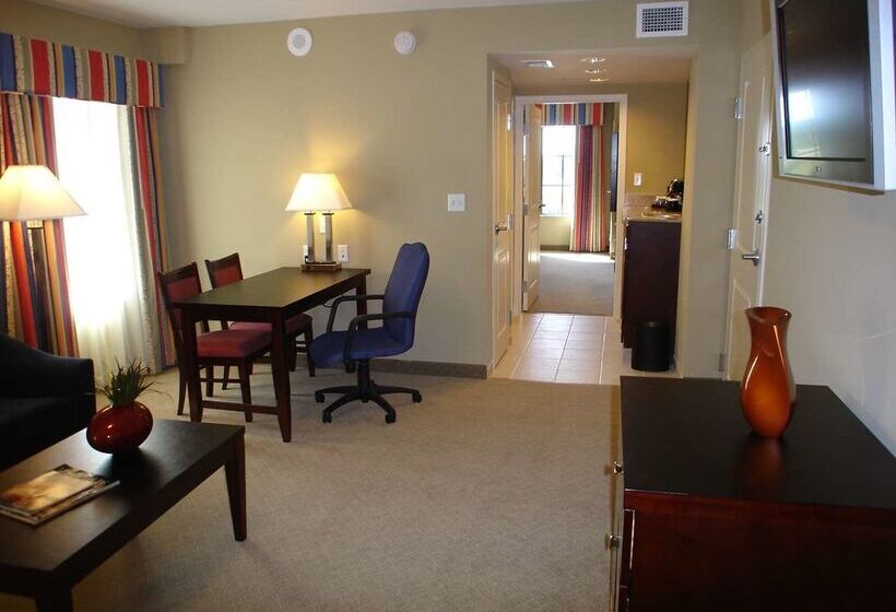 فندق Embassy Suites By Hilton Fort Myers Estero