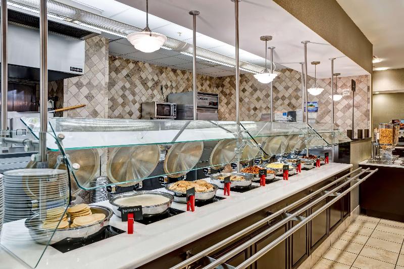 فندق Embassy Suites By Hilton Fort Myers Estero