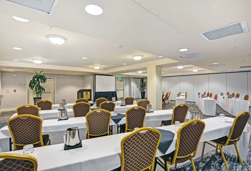 ホテル Embassy Suites By Hilton Valencia