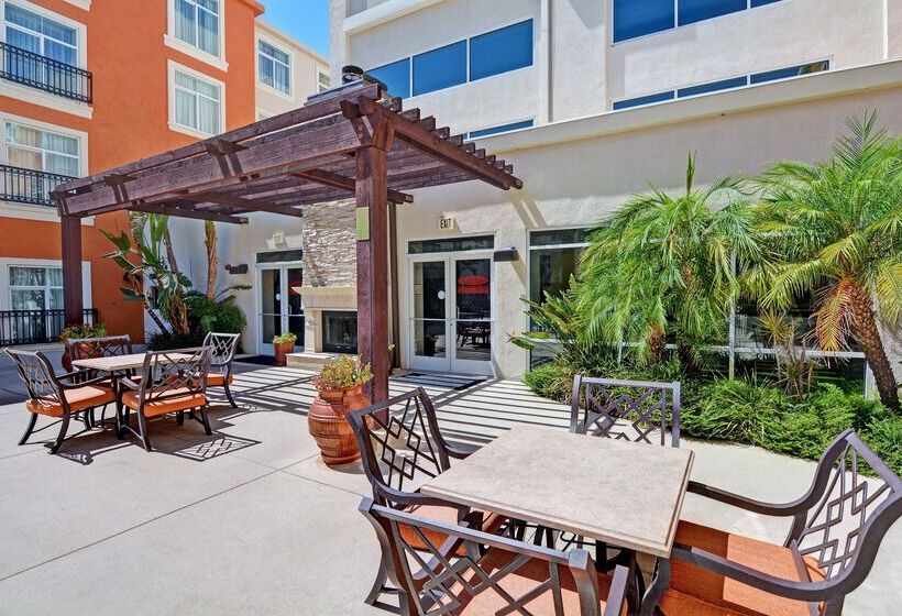 ホテル Embassy Suites By Hilton Valencia