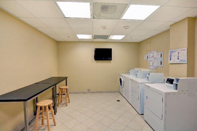 فندق Embassy Suites By Hilton Valencia