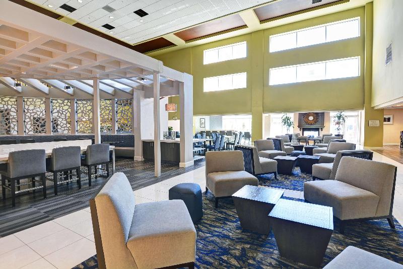 فندق Embassy Suites By Hilton Valencia