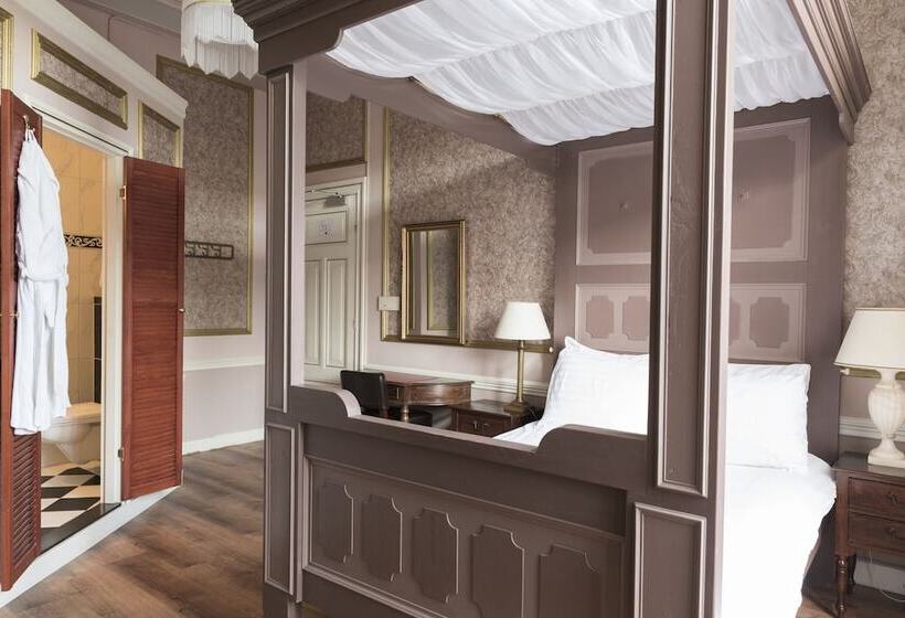 هتل Fidder Patrick S Whisky Bar