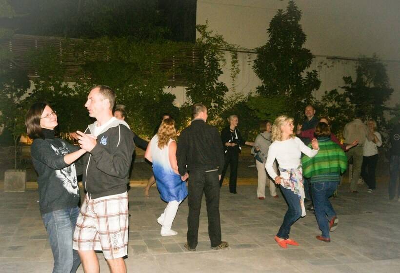 هتل Happy House Hostel