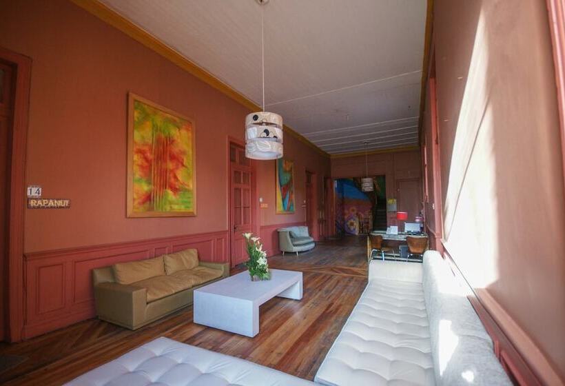 هتل Happy House Hostel