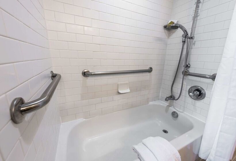 هتل Hilton Baton Rouge Capitol Center