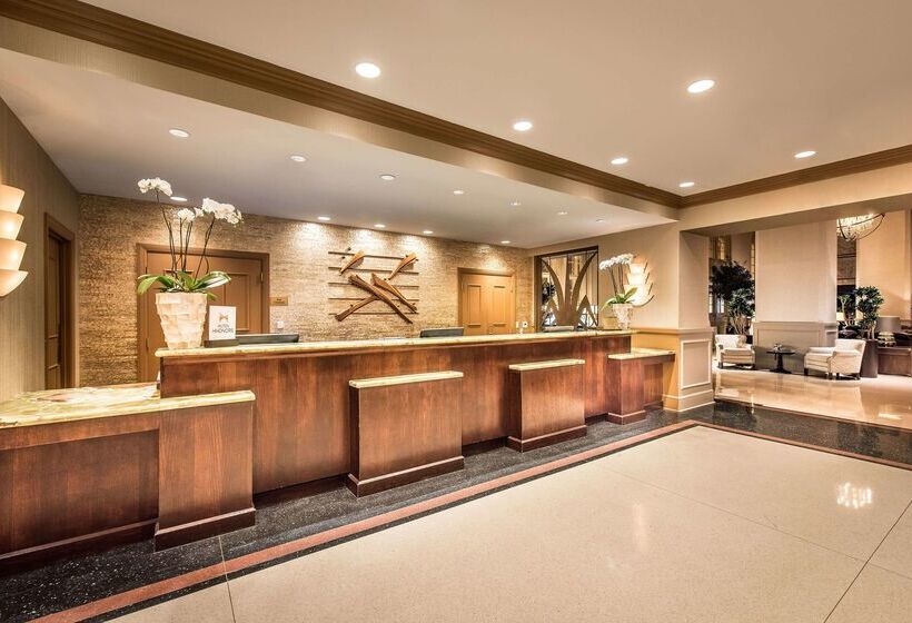 هتل Hilton Baton Rouge Capitol Center