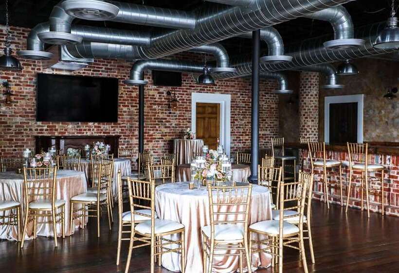 هتل Hilton Baton Rouge Capitol Center