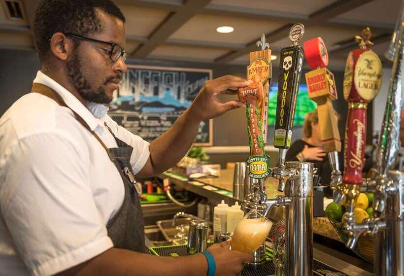 هتل Hilton Baton Rouge Capitol Center