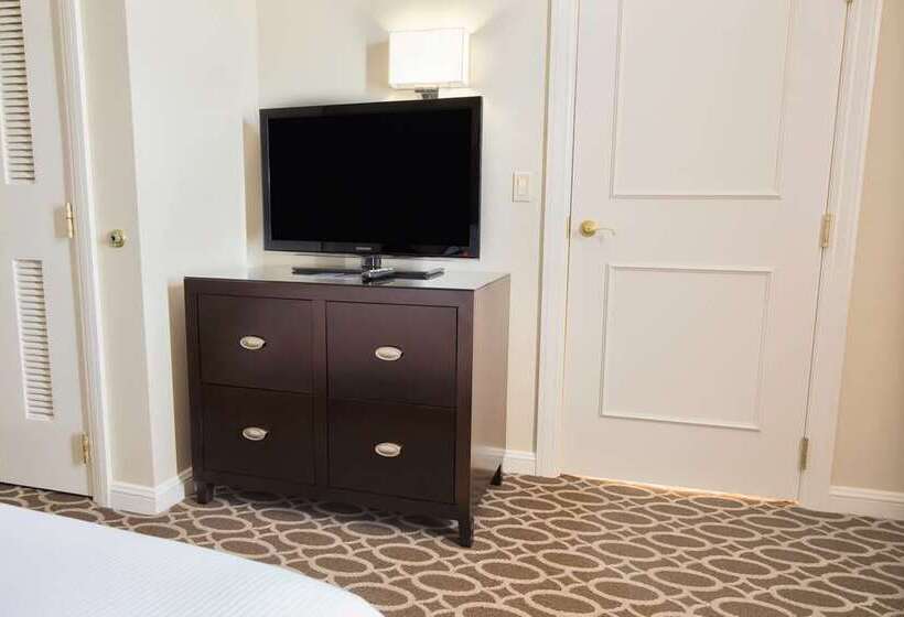 هتل Hilton Baton Rouge Capitol Center