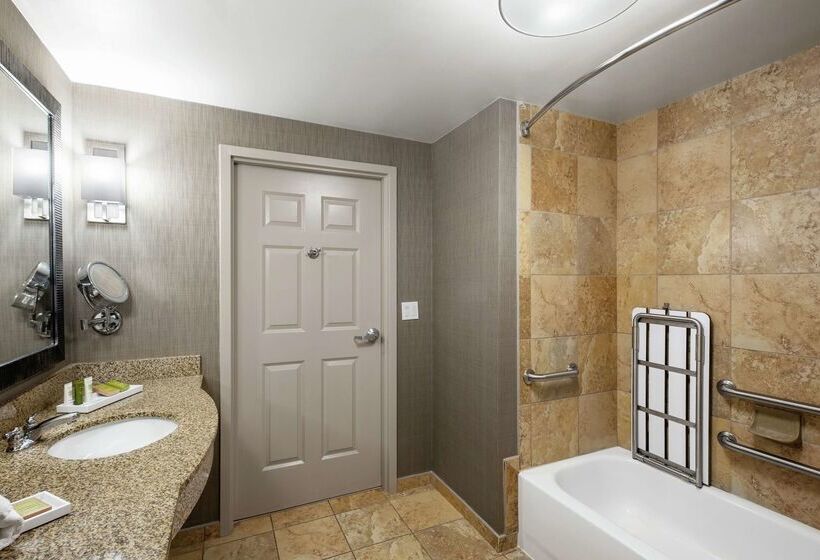 هتل Hilton Columbia Center