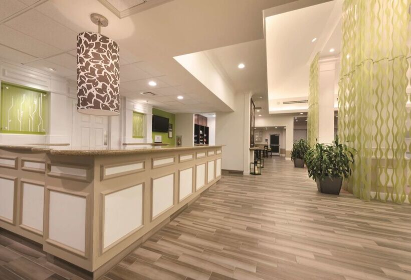 호텔 Hilton Garden Inn Akron Canton Airport