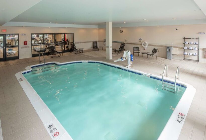 בית מלון כפרי Hilton Garden Inn Albany Medical Center