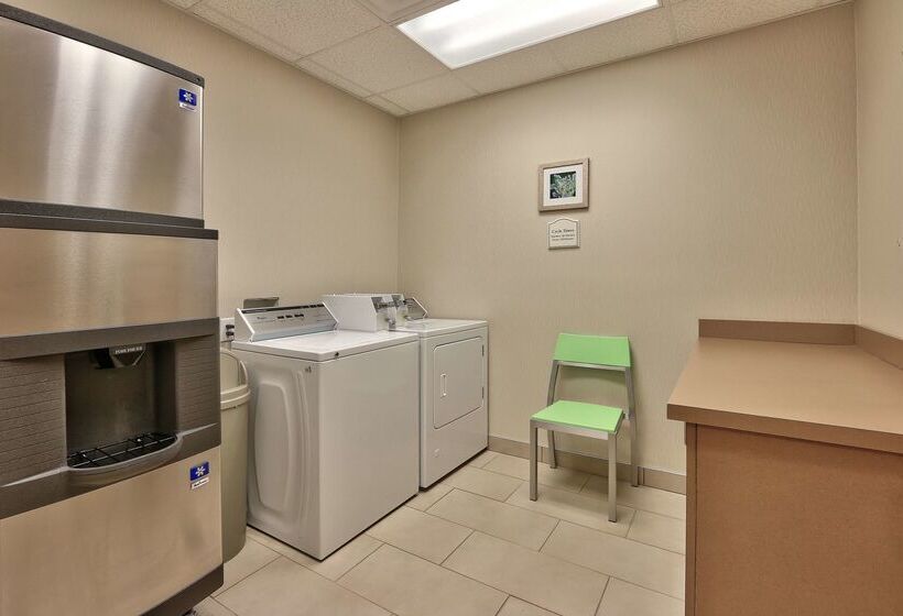هتل Hilton Garden Inn Albuquerque / Journal Center