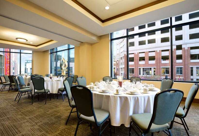 هتل Hilton Garden Inn Baltimore Inner Harbor